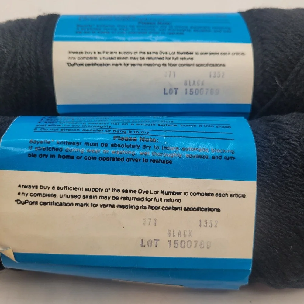 New Assorted Wintuk Sayelle Yarn Lot Acrylic - Black And Eggshell‎ 7 Skeins